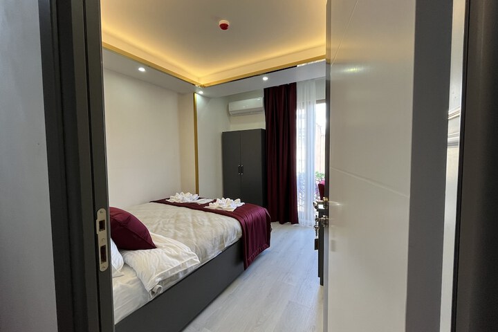 Room 25 of 108