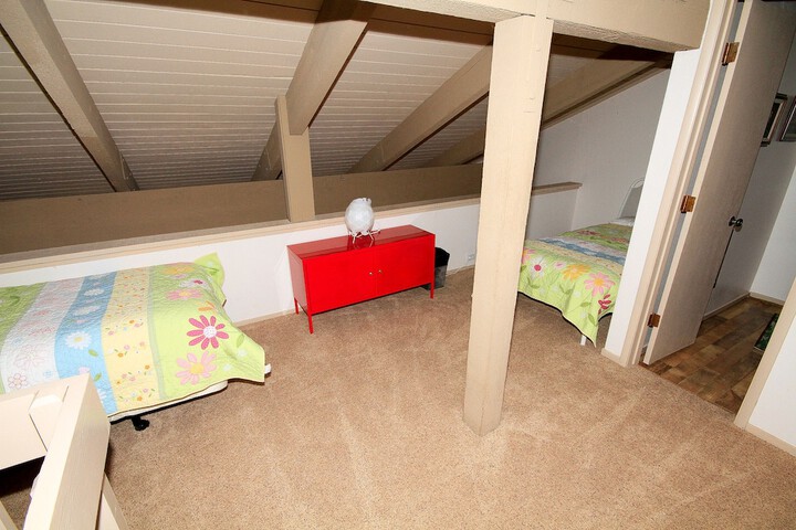 Room 4 of 35