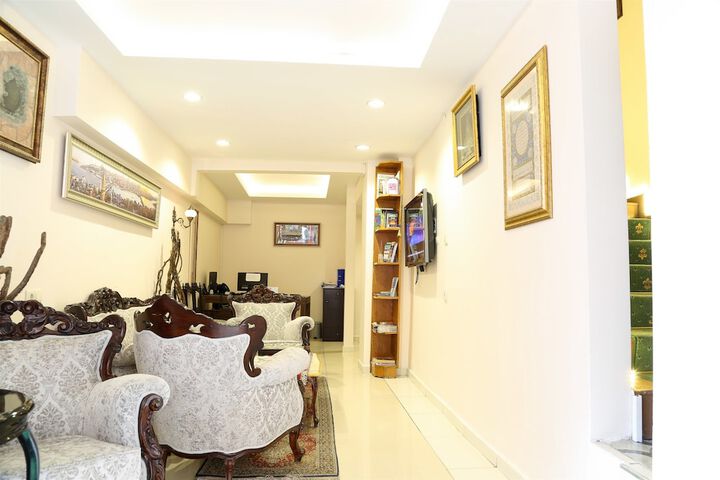 Guest Lobby
