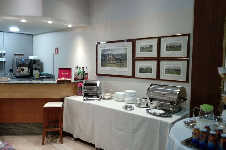 Breakfast/Coffee Service 26 of 36