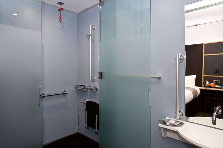 Room 31 of 43