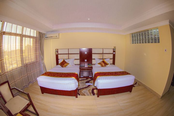 Room 21 of 90