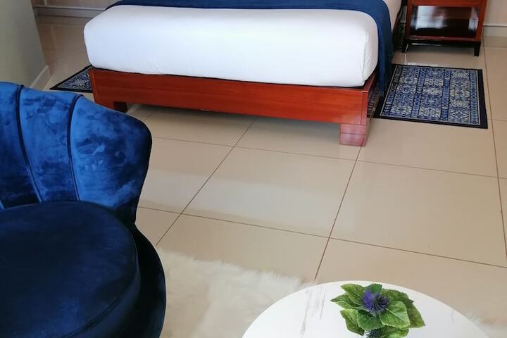 Room 10 of 37