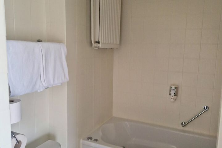 Room 21 of 37