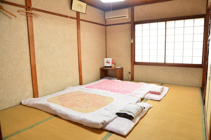 Room 8 of 19