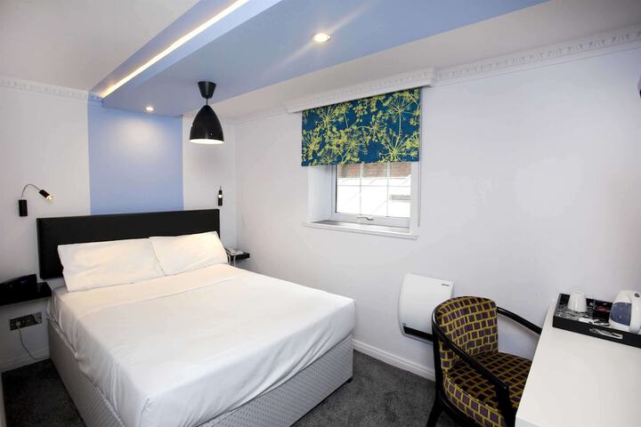 Room 21 of 66