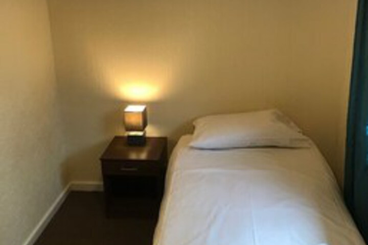 Room 16 of 24