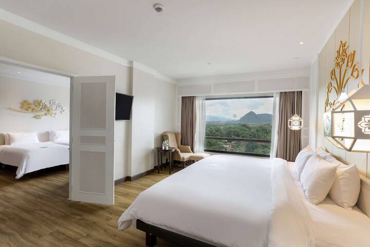 Room 40 of 182