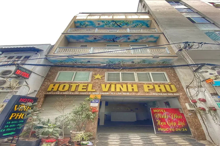 Vinh Phu Hotel by OYO Rooms