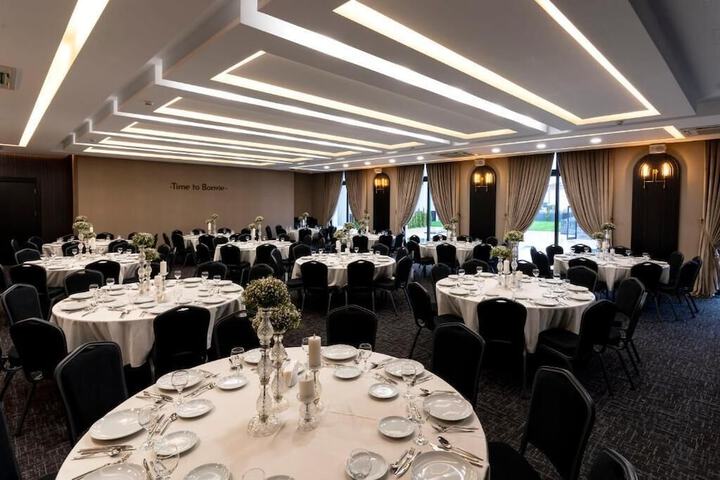 Ballroom/Hall 38 of 46