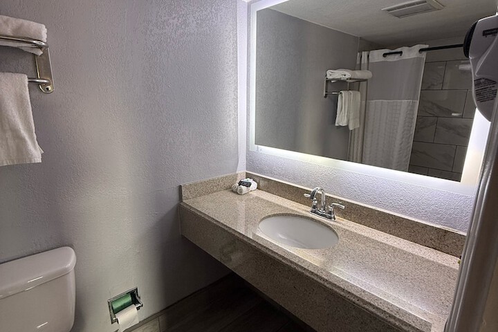 Room 12 of 13