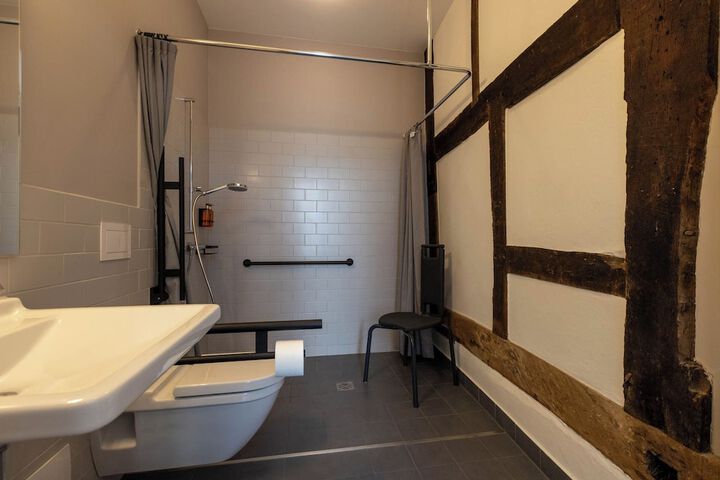 Room 7 of 87