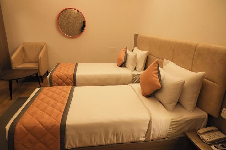 Room 8 of 20