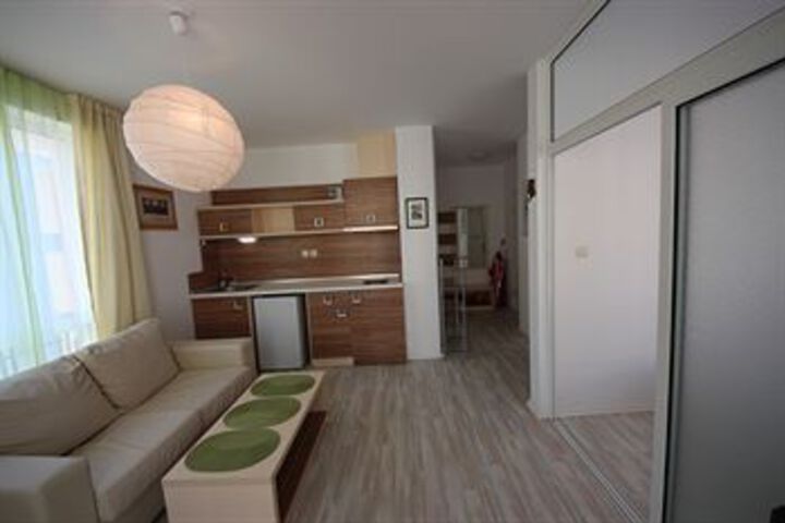 Room 105 of 153