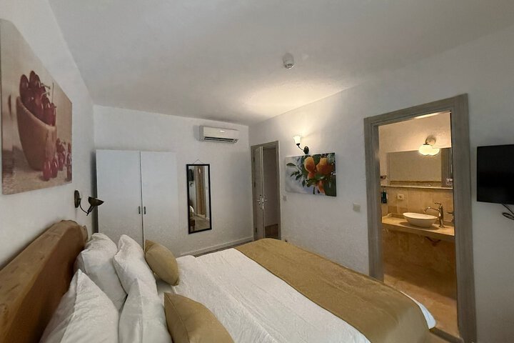 Room 93 of 194