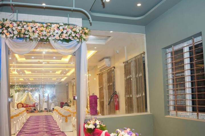 Ballroom/Hall 46 of 60