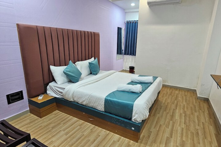 Room 6 of 22