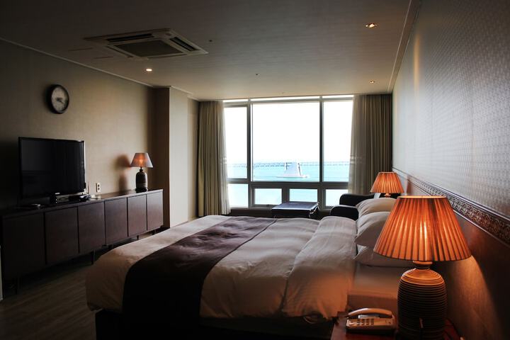 Room 4 of 29