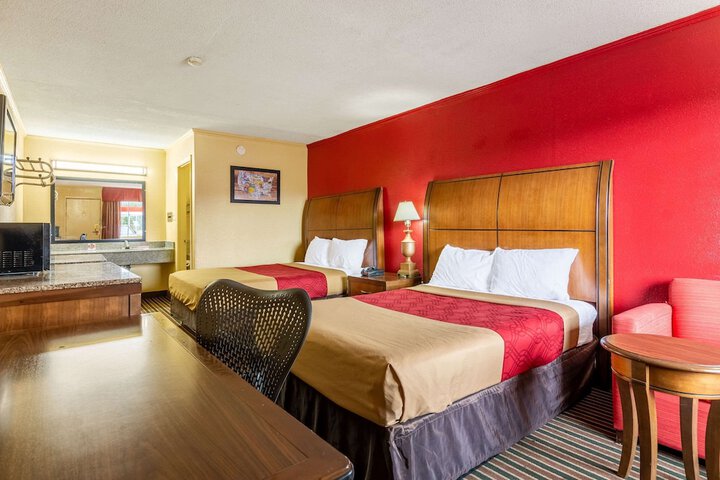 1 Double Bed (1 of 8)