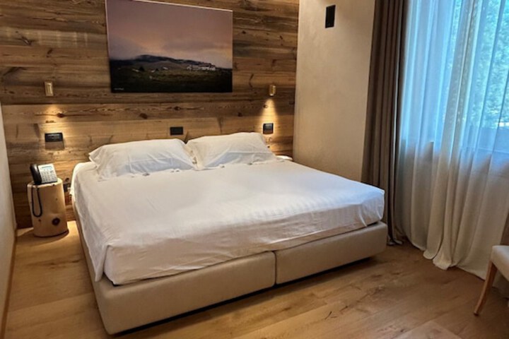 Room 28 of 98
