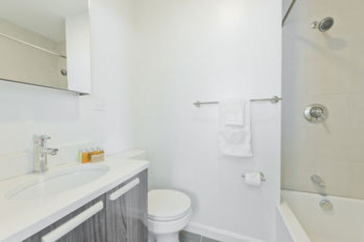 Room 2 of 10