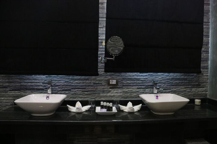 Room 35 of 97