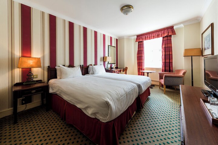 Room 14 of 36