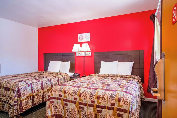 Room 12 of 106