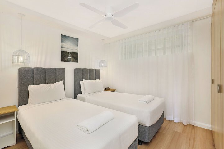 Room 43 of 272