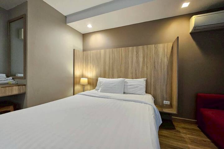 Room 30 of 94