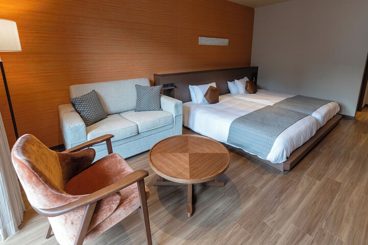 Room 10 of 74
