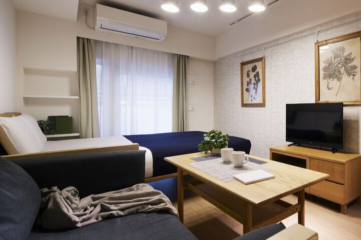 Room 4 of 27