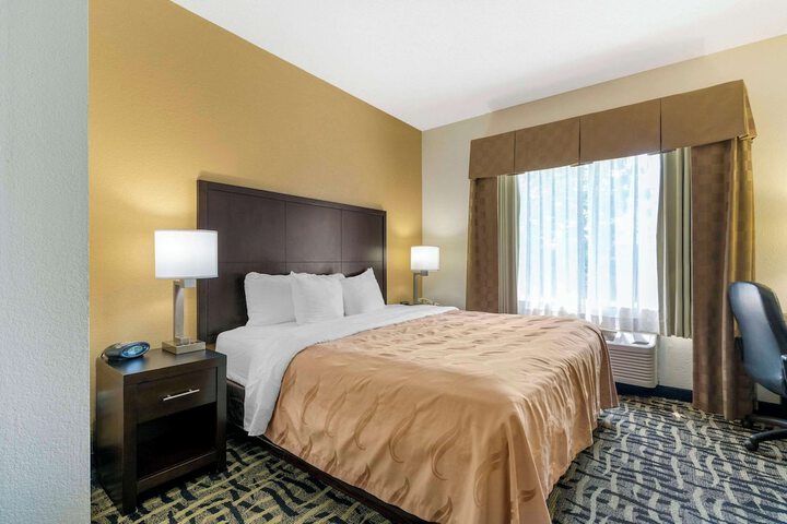 1 King Bed (9 of 10)