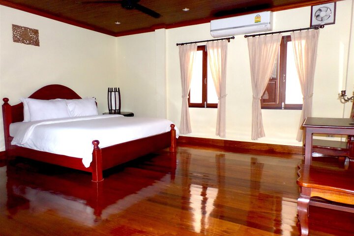 Room 12 of 38