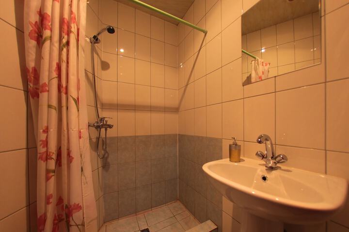 Room 17 of 22