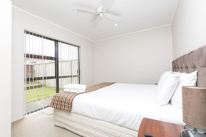 Room 8 of 27