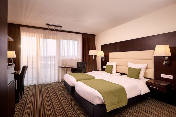 Room 6 of 70