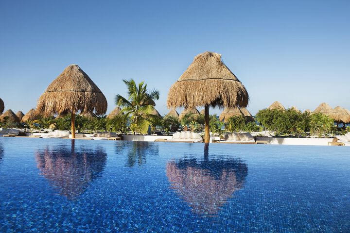 Pool Hotel