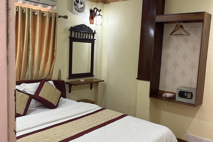 Room 12 of 50