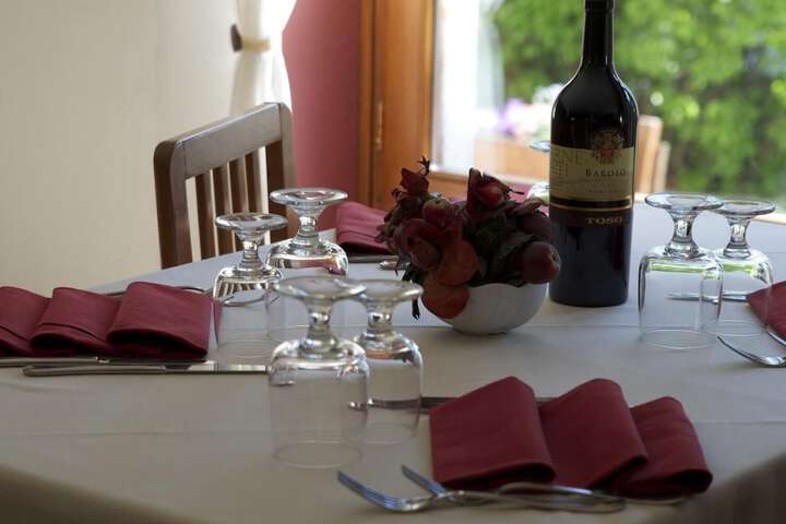 Dining 36 of 46