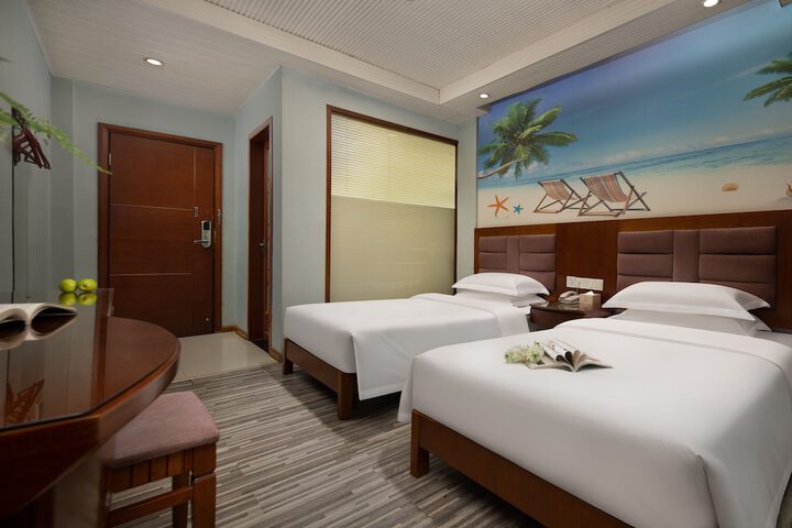 Room 8 of 24