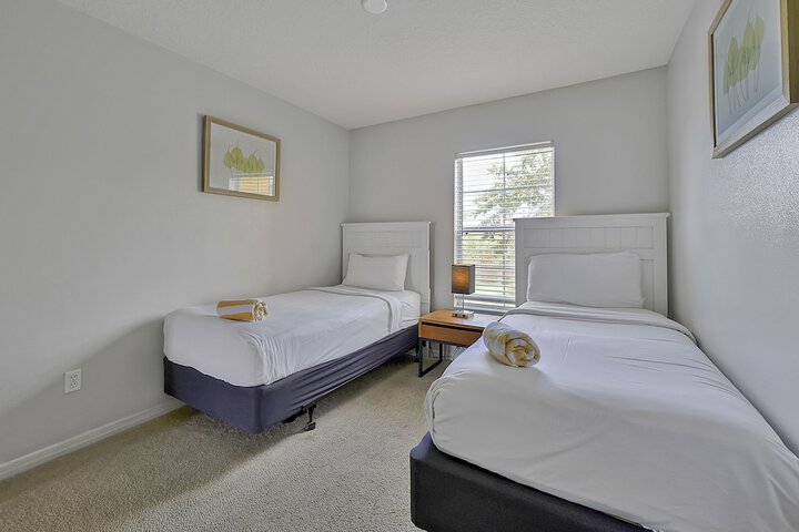Room 6 of 114