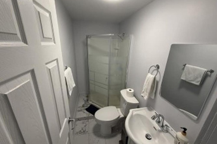 Room 8 of 12