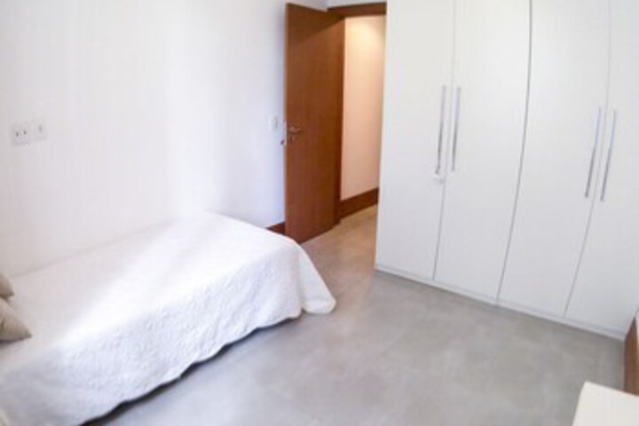 Room 35 of 39