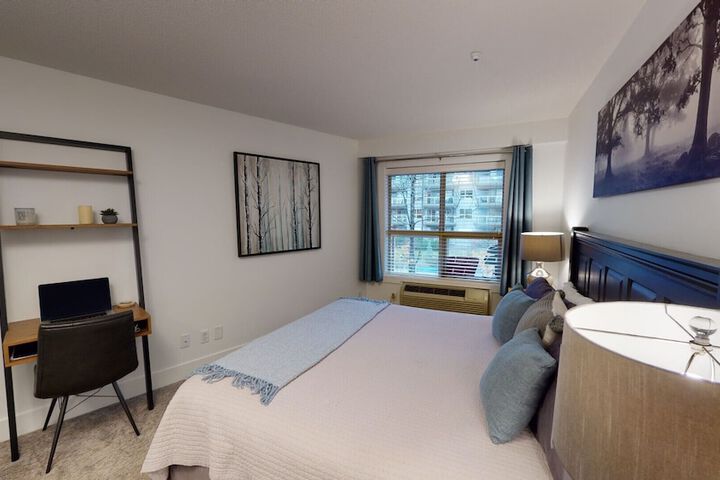 Room 11 of 100