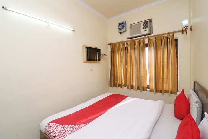 Room 13 of 21