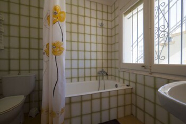 Room 6 of 20