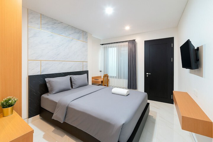 Room 12 of 38