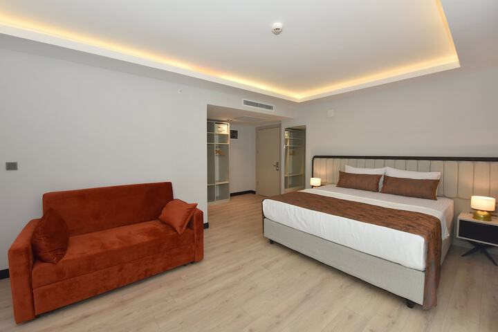 Room 10 of 29