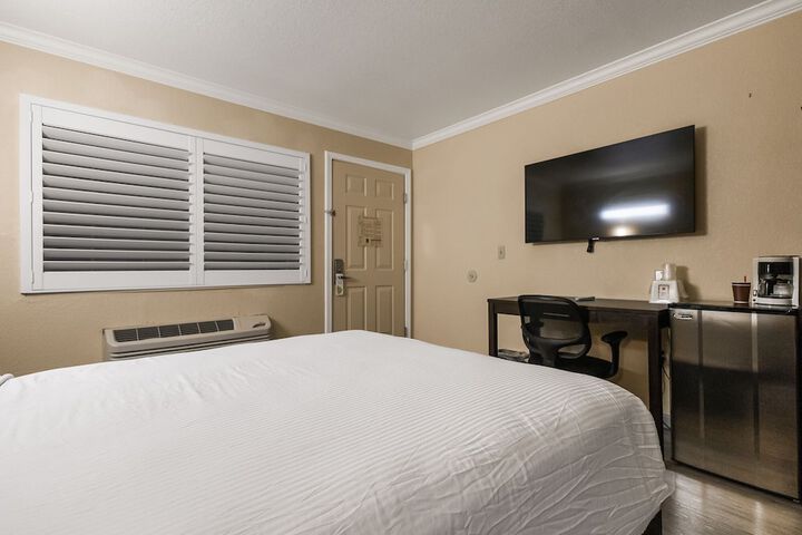 2 Queen Beds (7 of 20)